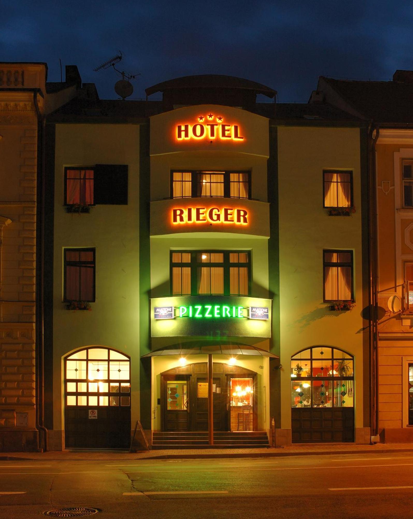 Hotel Rieger Garni Йичин Экстерьер фото